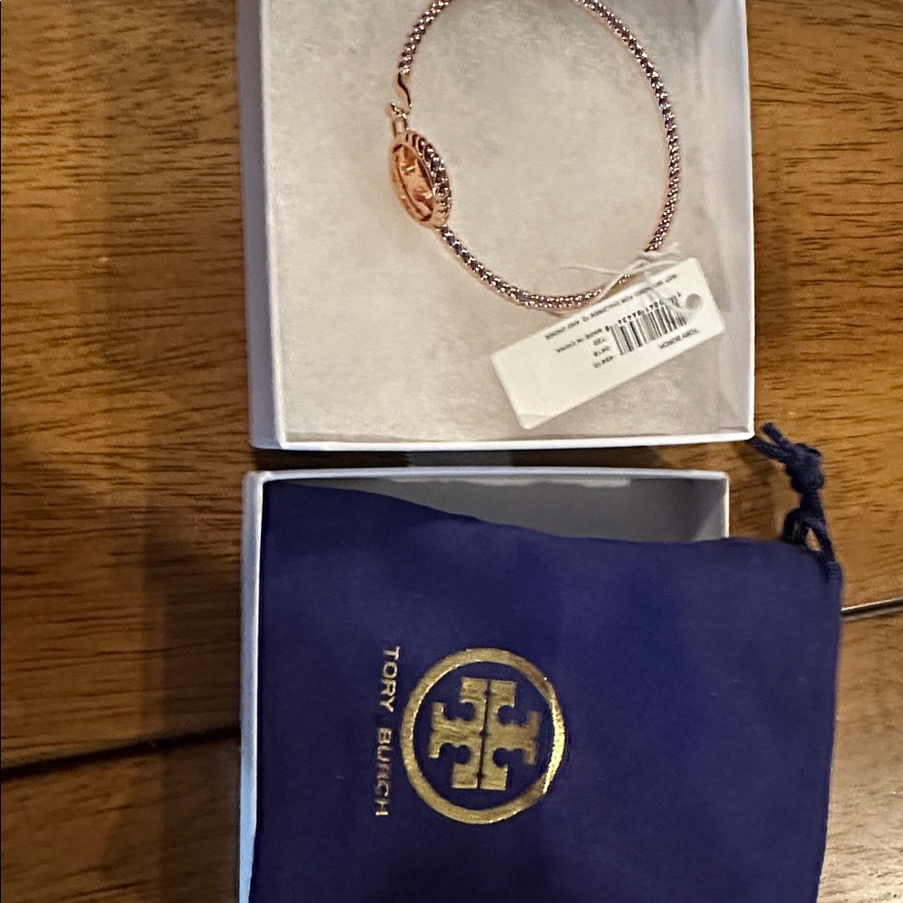 Tory Burch rose gold bracelet bangle NWT - Picture 8 of 9